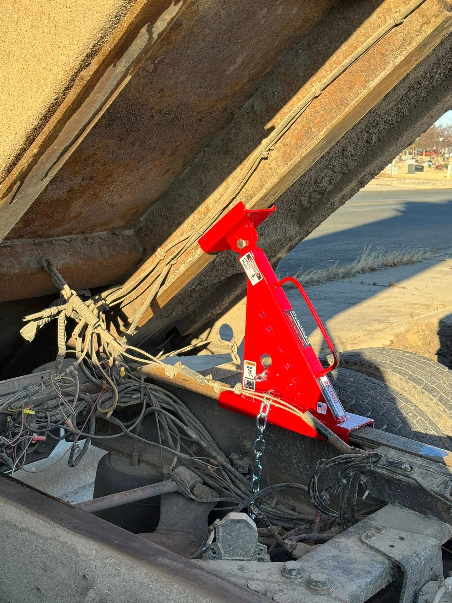 Safety Stand – Standard Dump Truck Brace | Fixed Saddle | 25,000 lb | OSHA | USA